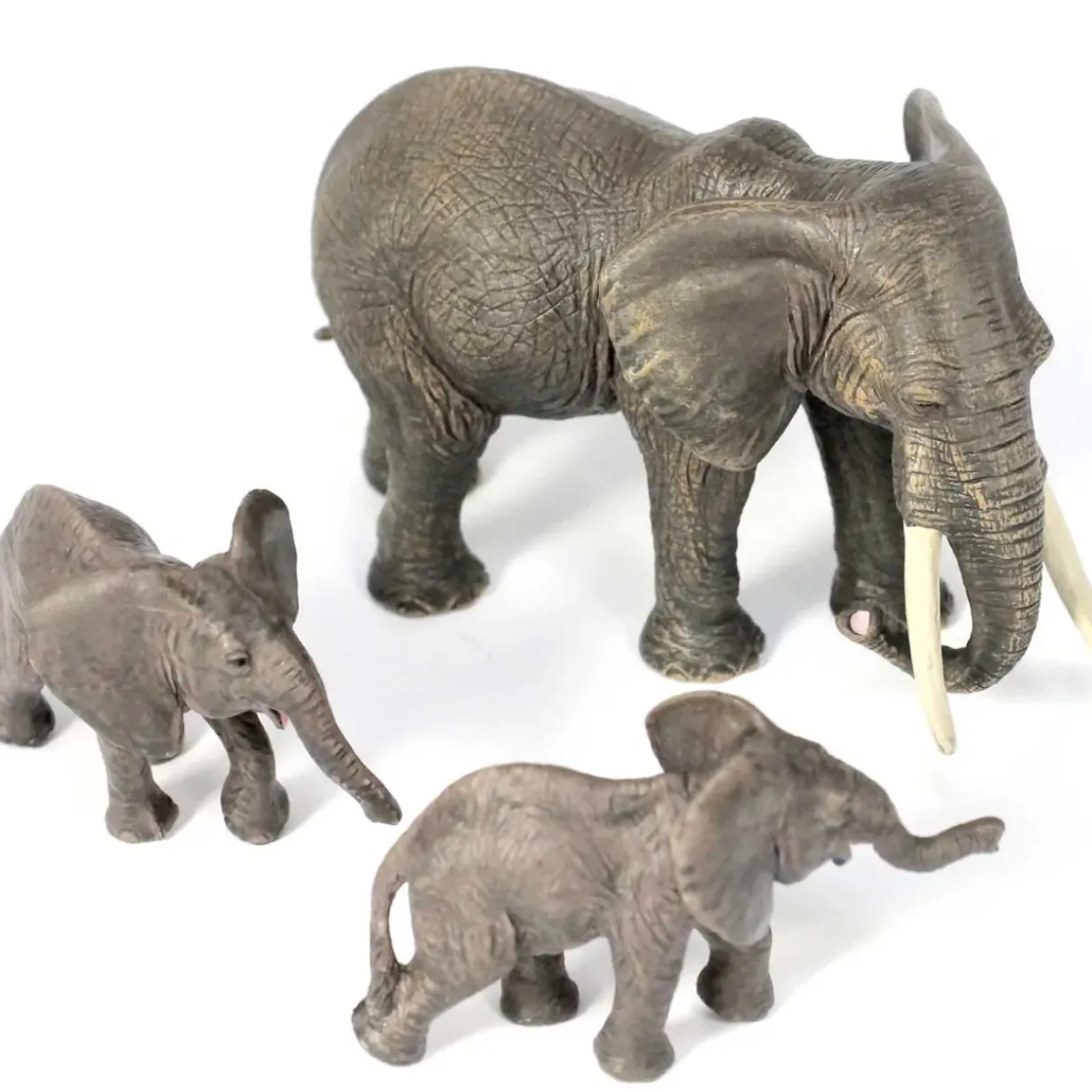 23PC Small World Safari Animal Bundle