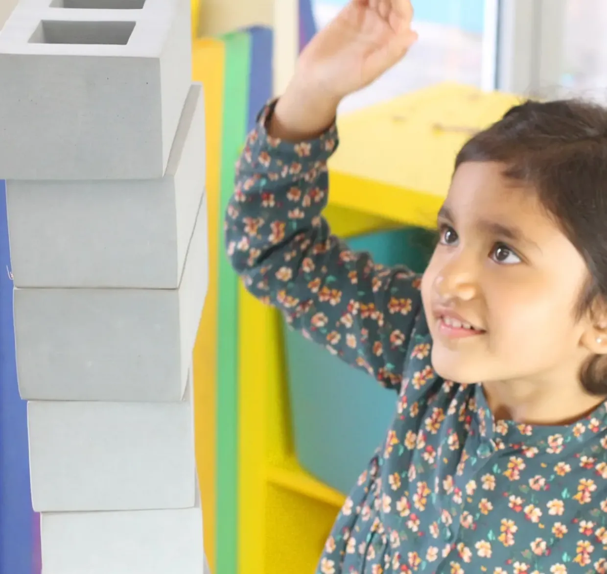 Role Play Foam House Bricks Breeze Blocks and Wooden Effect Building Blocks Bundle 77 Pack